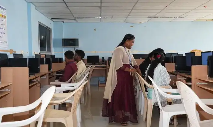 B.Com Information Technology students learning commerce and information technology at SMS College of Arts and Science, Coimbatore